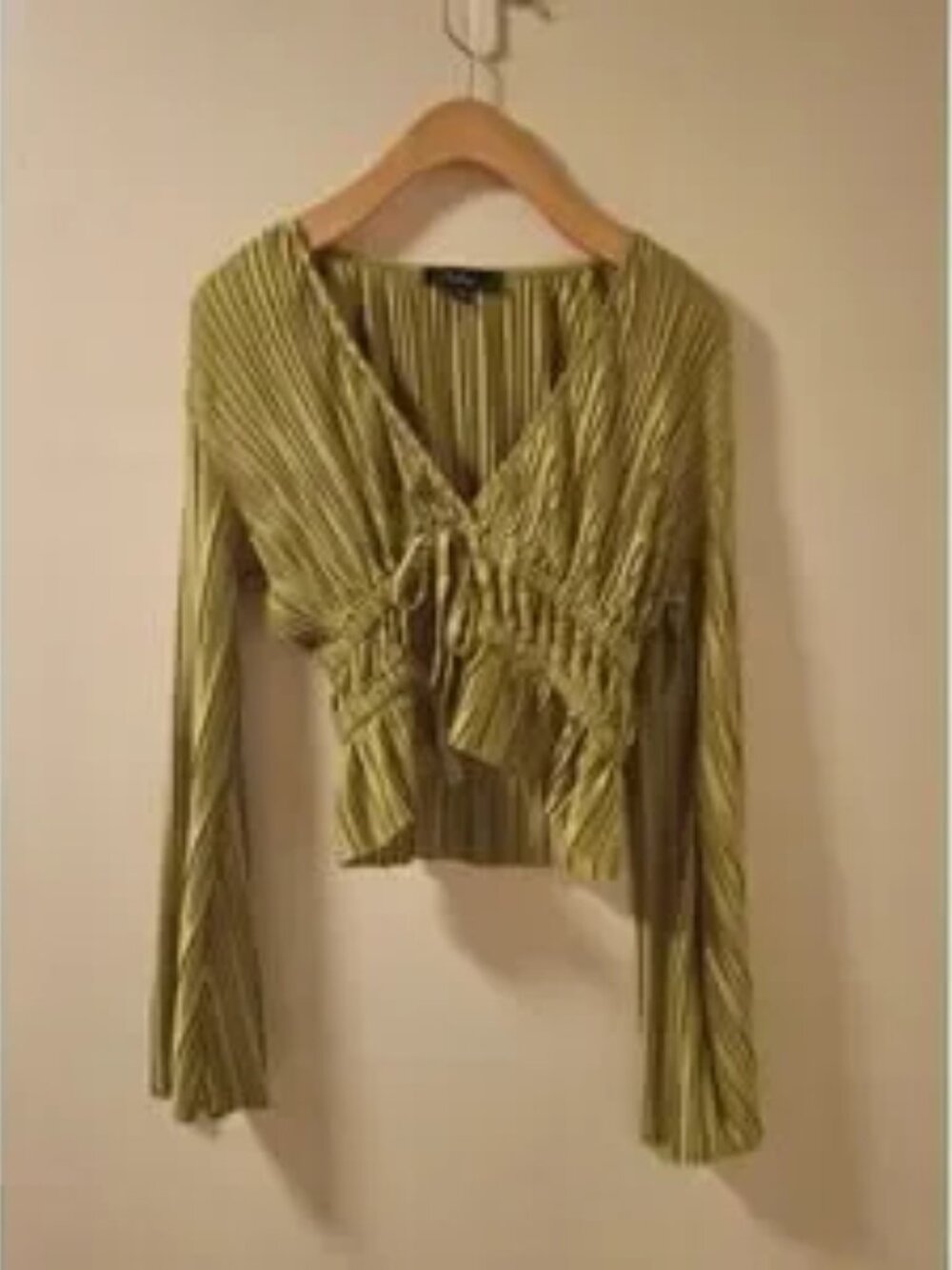 Olive green Pleated Tie-Front Long Sleeve Crop Top